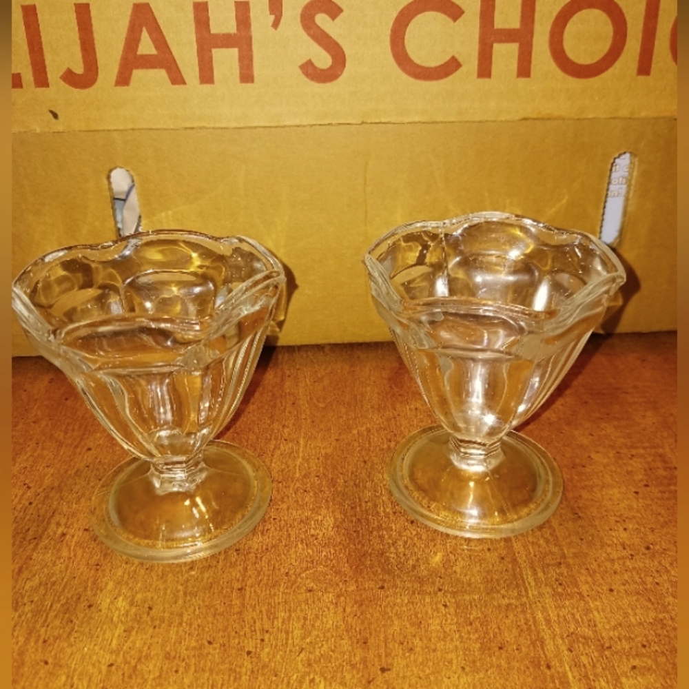 2 Vintage Dessert Serving Glasses